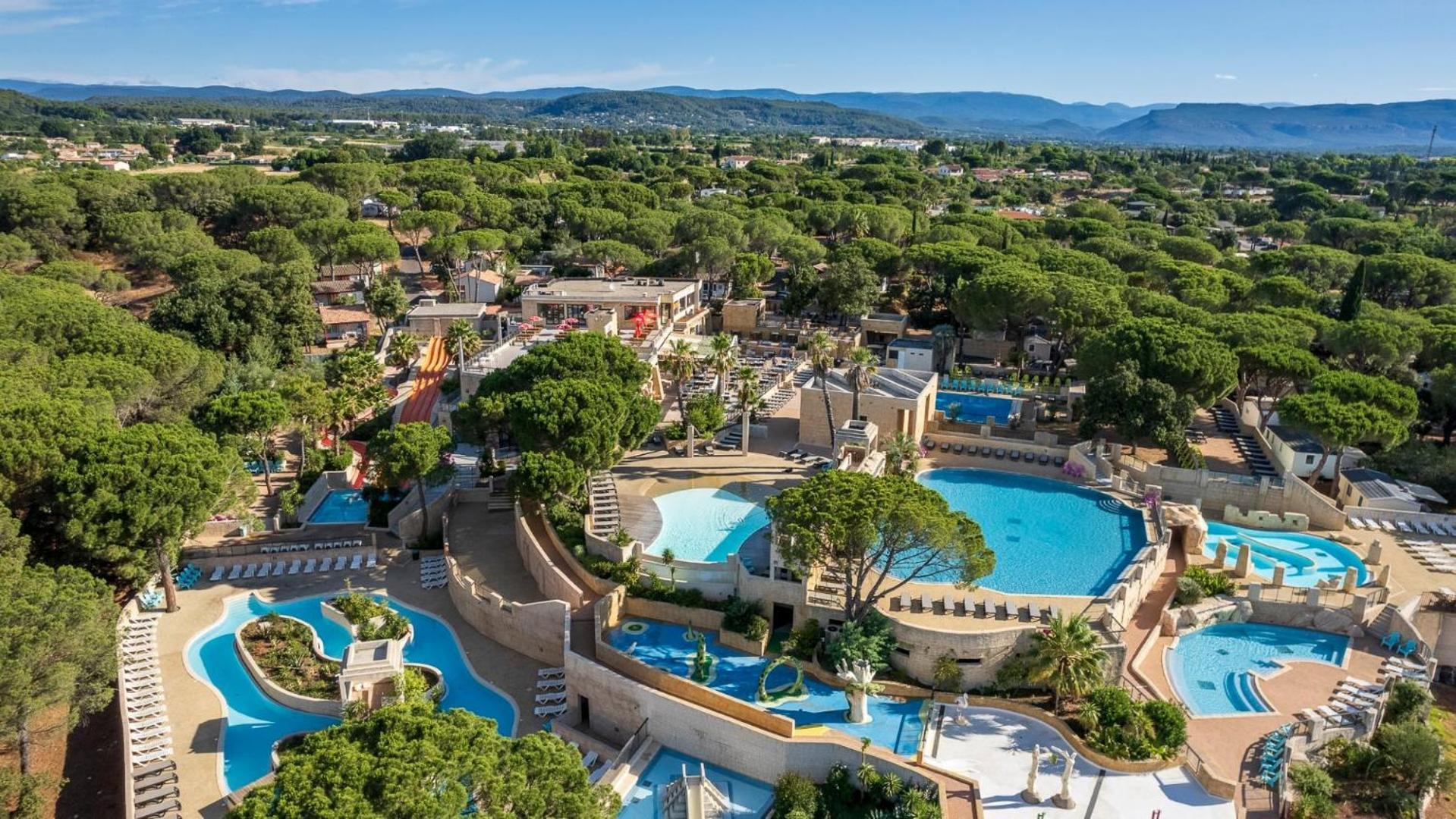 Camping Les Cigales 4*